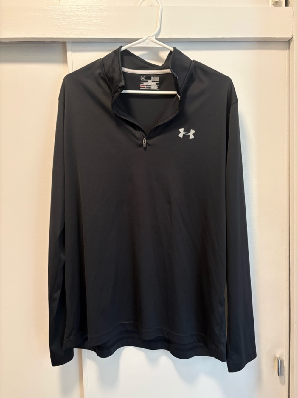 Under Armour Quarter Zip Long Sleeve Men’s Black Trending Athletic Pullover